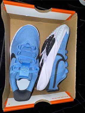 Nike Kids Blue and Black Lightweight Sneakers